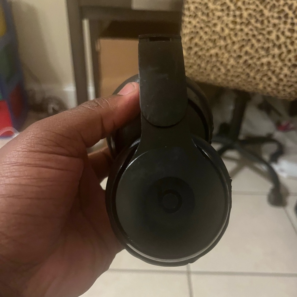Beats Solo Pros